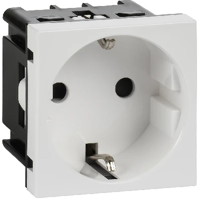 Розетка с заземляющим контактом защитной шторкой и винтовым зажимом (2 модуля) белая
