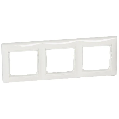 VALENA Рамка 3 поста горизонтальная белая Legrand 774453