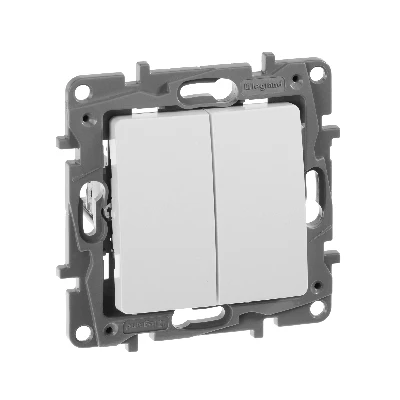 ETIKA Переключатель двухклавишный белый автоматические зажимы 10AX Legrand 672212