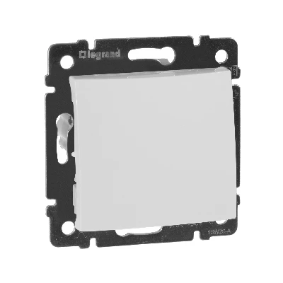 VALENA Переключатель одноклавишный промежуточный врамку белый