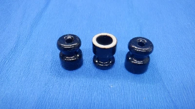 Изолятор для наружного монтажа R, керамика, цвет черный (50 шт/уп) Bironi R1-551-03-50