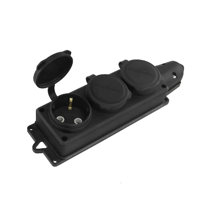 Розетка каучук трехместная с заземлением IP44 компакт UNIVersal 1323